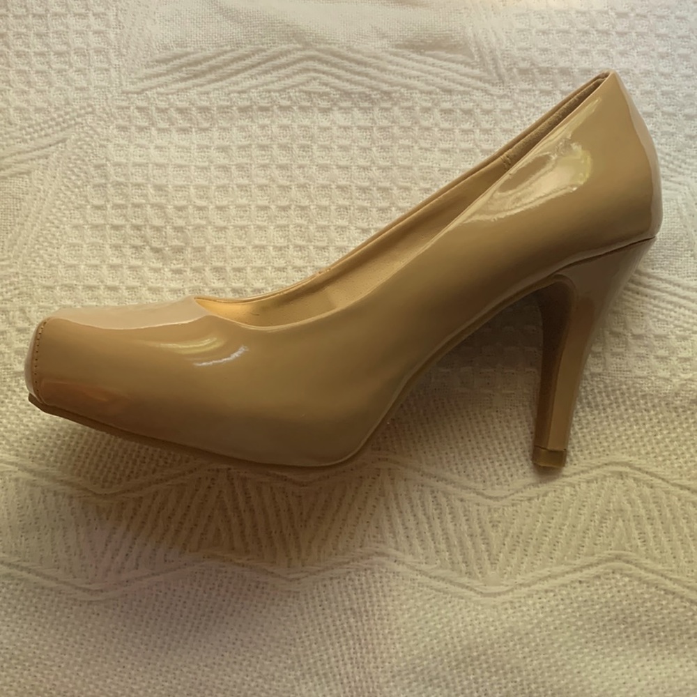 Beige High-Heeled Pumps